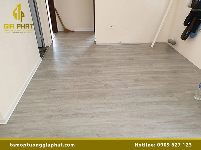 Sàn nhựa giả gỗ lắp đặt trong không gian nội thất